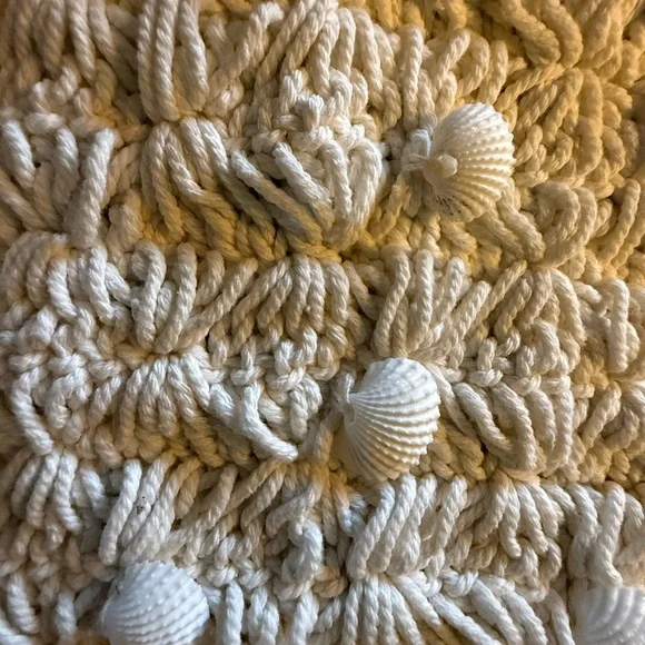 FROM INDIA TO YOU Handcrafted Macrame Bag With Shales. - Picture 5 of 8